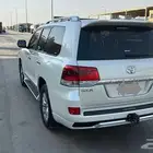 نوع السيارة تويوتا لاندكروزر موديل السيارة   2017 GXR-Whit