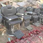 كرسي حلاقة نظيف للبيع