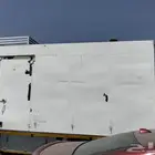 صندوق دينا حديد ومفتوح من فوق وفيه سله طوله تقريبا 4