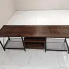 السلام عليكم ورحمه الله وبركاته يوجد لدينا طاولة تلفزيون