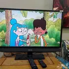 شاشة توشيبا ليست سمارت 32 أو 40 ما أدري معاها كروم كاست