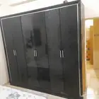دولاب خشب كبير