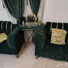 ثلاجه وبراده ماء وطقم جلوس وصفره و4 كراسي للبيع مستعجل