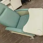 كرسي لكبار السن وذوي الاحتياجات الخاصة