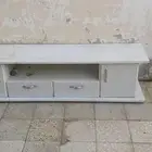 طاولة تلفزيون