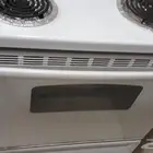 فرن كهرباء جنرال الكتريتك شغال نظيف وطاوله طعام من مفروشات د