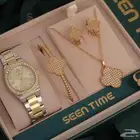 اطقم نسائيه