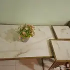 طاوله كبيره معها طاولات الصغار