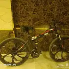 دراجه رياضيه شبه جديده ما تشتكي من اي شيء والجنوط هوائيه