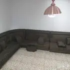 كنب ارضي وطاوله