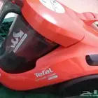 مكنسة كهربائية ماركة تيفال المعروفه