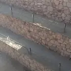مباني حجر كبير وصغير بل يد وبل
