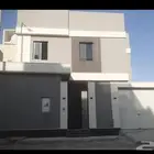 للبيع فيلا 206م درج داخلي في الرياض في حي الجنادرية