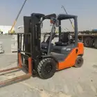 فوركلفت للإيجار بجميع الأحجام والأنواع