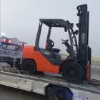 لتأجير الرافعات الشوكية و الكرينات الونش يومي شهري سنوي