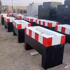 حواجز خرسانية وزينة حدائق