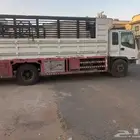 دينه لوري لنقل العفش داخل شروره.