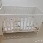 سرير أطفال بحالة ممتازة
