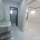 للبيع شقه تمليك علويه دور اول فى حى النور بالدمام