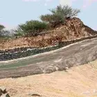 بكلين لبنيان الحجر وقص الاراضي