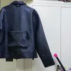 جا يت الجلدية أعرض لكم قطعة مميزة جدا  من لويس فويتون. جاكيت