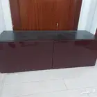 طاولة تلفزيون من ايكيا شبه جديدة