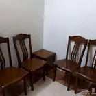 كراسي وطاولات