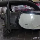 مرايه يارس يمين سليمه فيها فقط غطاء الظهر ليس موجود