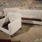 كنب مستخدم للبيع.