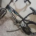 سيكل للبيع علي السوم السيكل مافيه شي ناقصه جنط بس الكفر الد