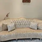كنب تفصيل سكري اللون ممتاز للبيع