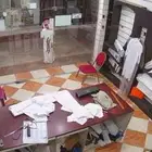 للتقبيل محل خياط رجالي معروف مع السجل التجاري تسع سنوات