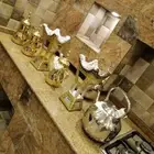 قهوجي وصبابين ومضيف