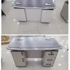 مكاتب وكراسي وطاولات كوفي شوب