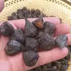 اللوز البجلي بقشر وبدون قشر وزبيب الحماط والعنب