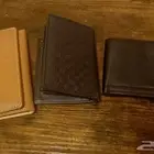 محافظ للبيع