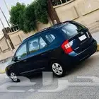 كيا كارينز 2008