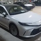 تويوتا كامري ال اي هايبر لون ابيض موديل 2025