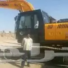بوكلين دقاق وحفار للايجار