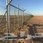 تسوير المزارع والأراضي البيضاء وتركيب شبوك الملاعب