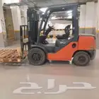 فوركلفت (forklift) بجميع الأحجام للإيجار