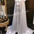 عبايه عروس بيضاء للتاجير وفستان سهرة للبيع