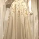 فستان مستعمل جديد