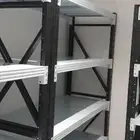 يوجد لدينا ارفف سوبر ماركت ومستودعات