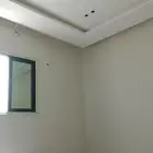 معلم دهانات ولصق ورق وديكور