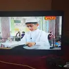 موجود شاشه مع الرسيفر 43 بوصه عادي الشاشه ما عليها اي مشاكل