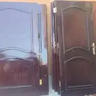 ابواب داخلية من الخشب نوع سنديان وعددها 14 باب.