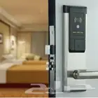 باب قفل الكتروني للفنادق