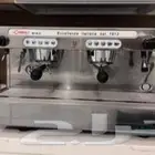 مكينة قهوة لاشمبالي ايطاليه ونظيفة جدا