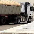 سواق تريله قلابي او دينه او وايت